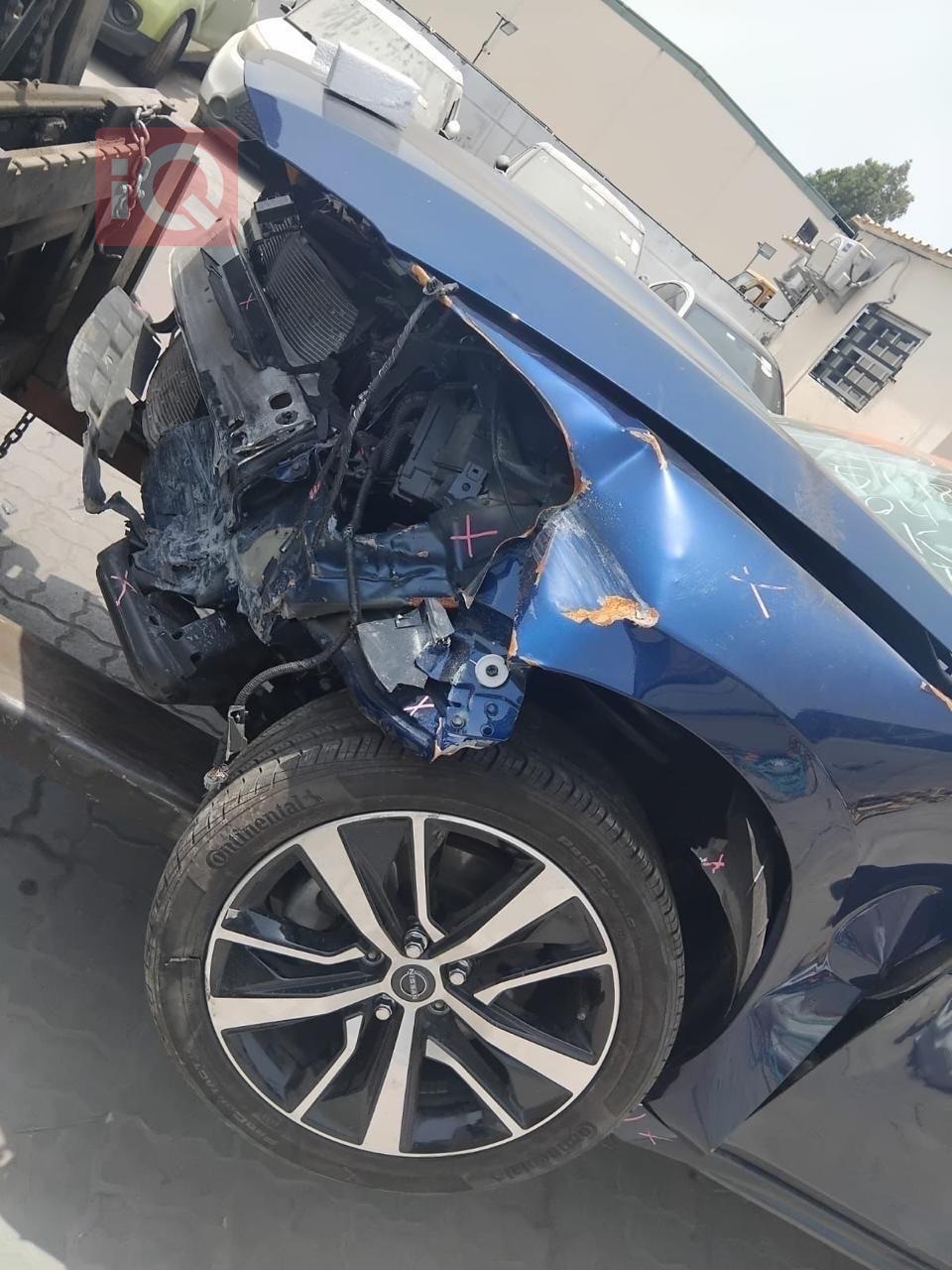 نيسان ماكسيما